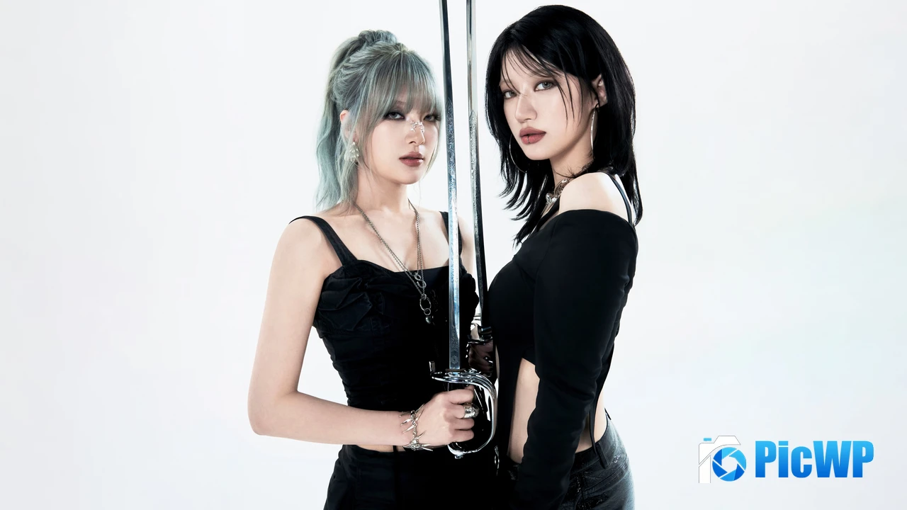 Moon Sua X Siyoon - Snap 4K PC Wallpaper