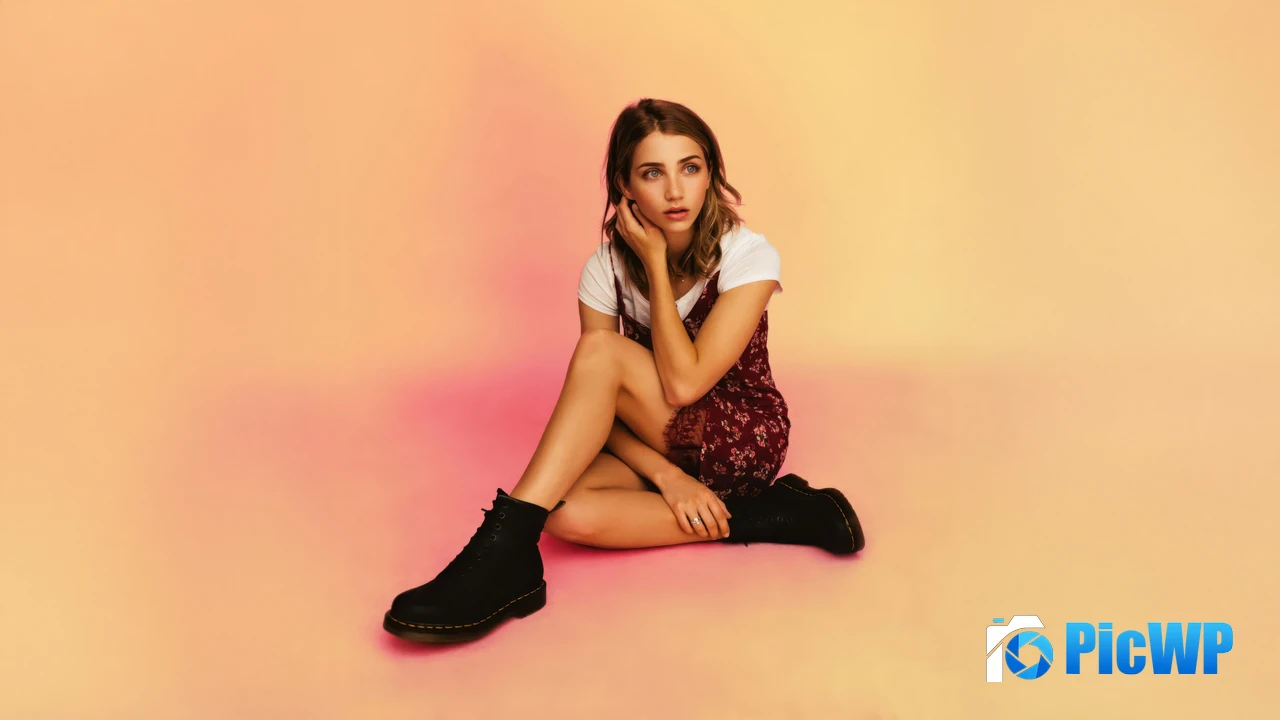 Emily Rudd American actress 4K PC Wallpaper