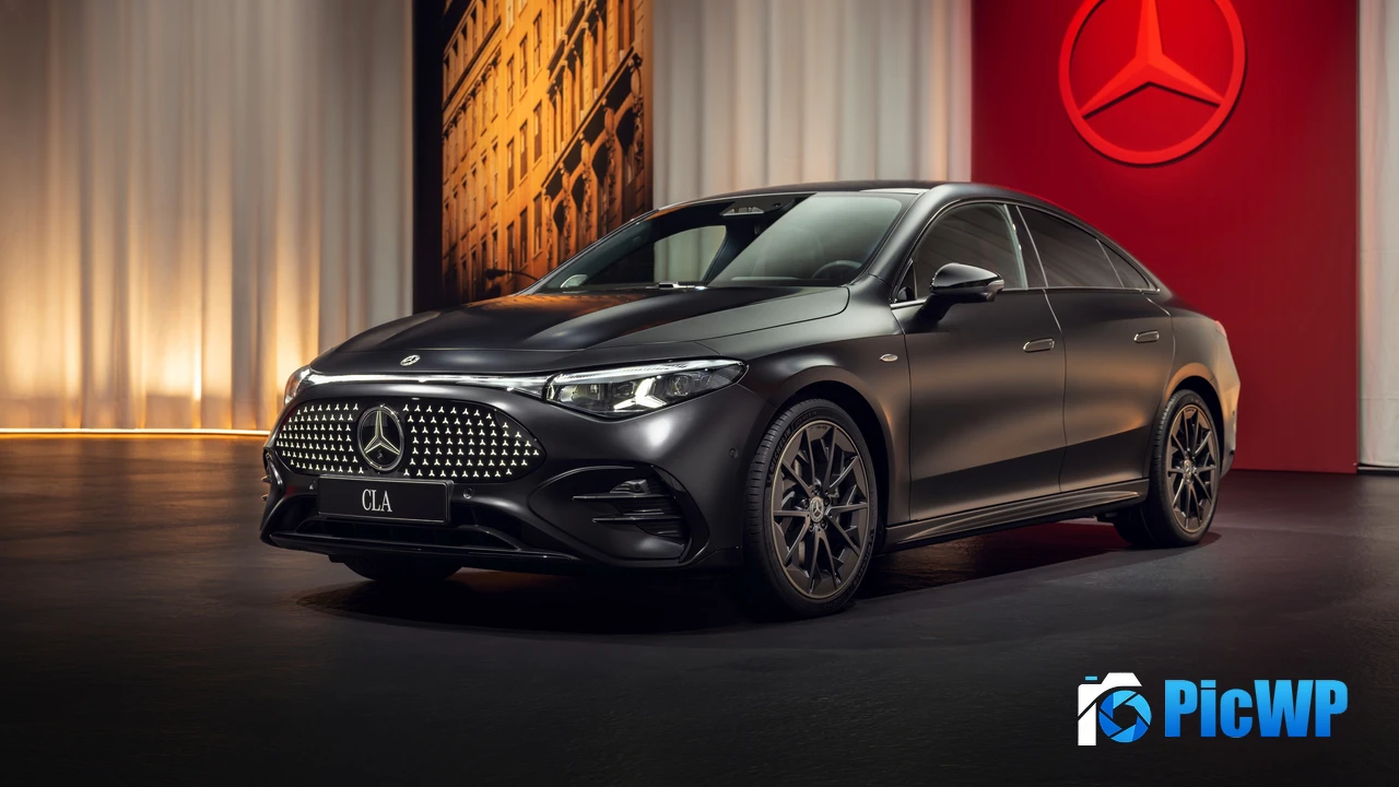 Mercedes-Benz CLA 350 4MATIC with EQ Technology 4K PC Wallpaper