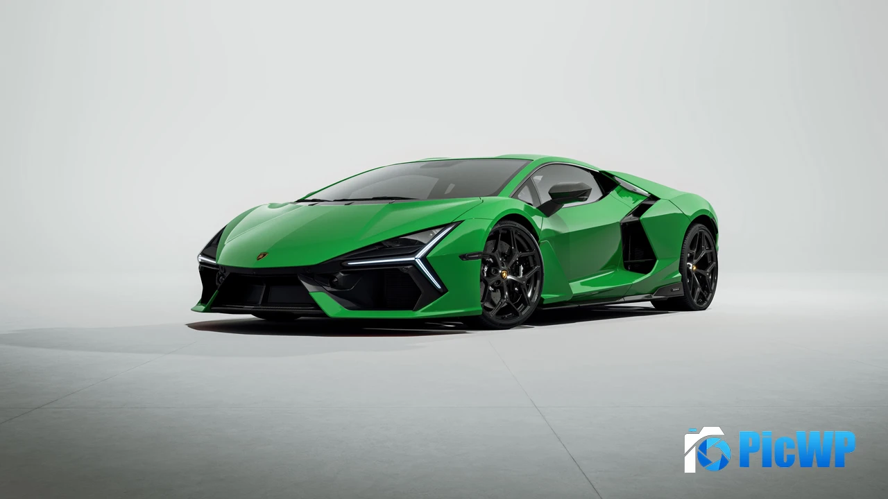 Lamborghini Revuelto Verde Mantis 4K PC Wallpaper