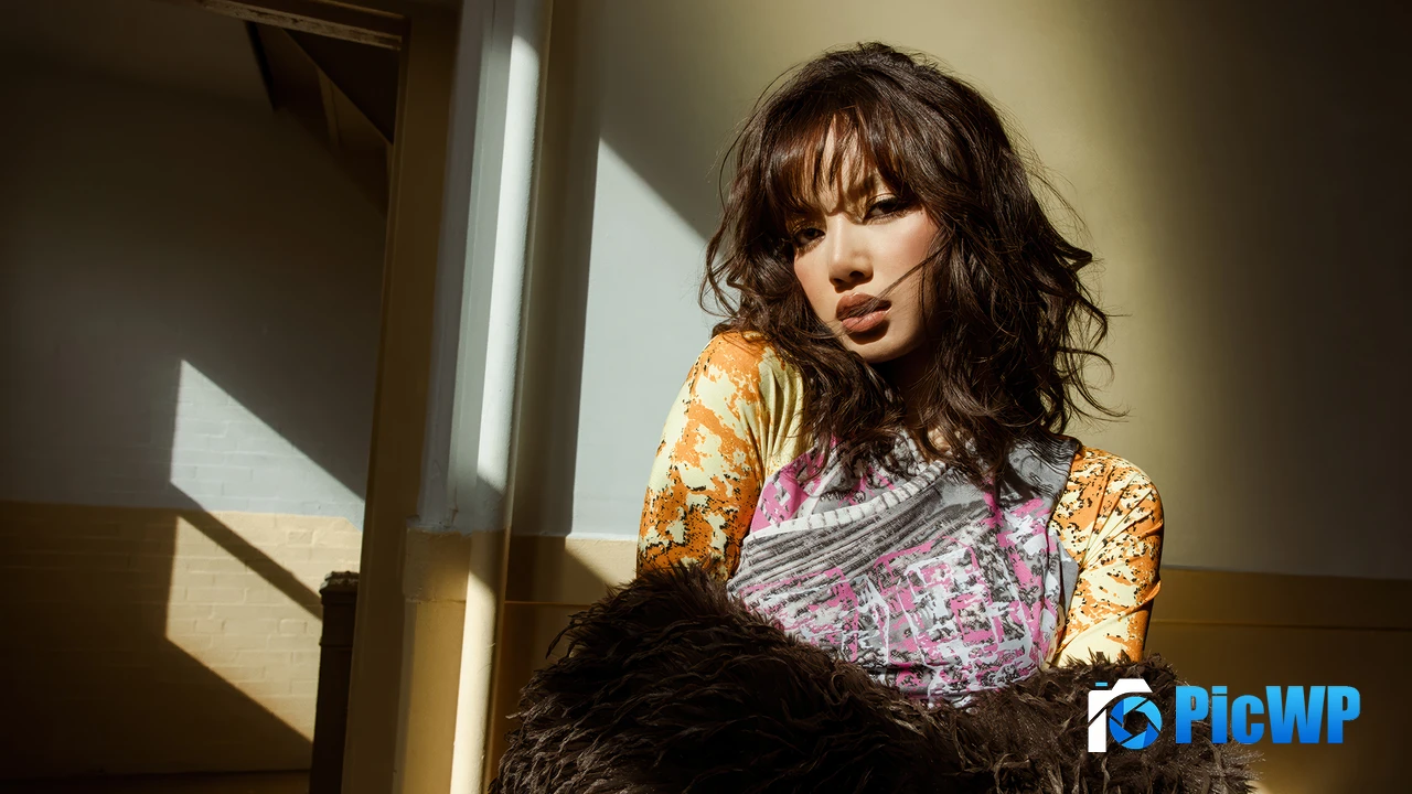 Lisa Cover shoot 4K PC Wallpaper