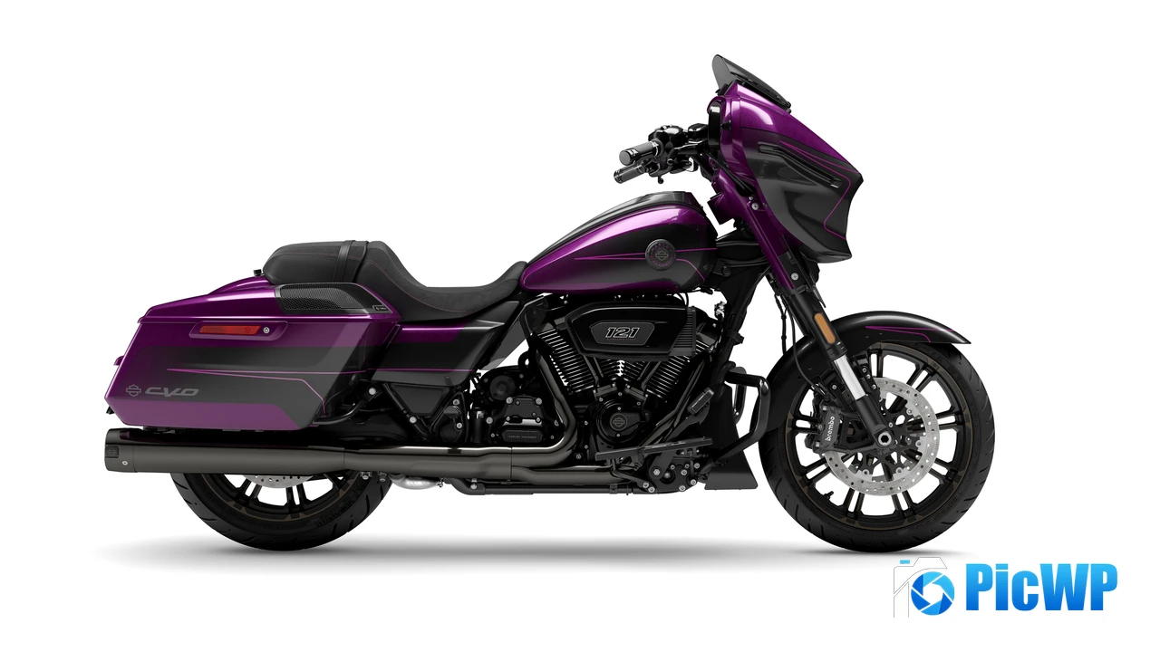 Harley-Davidson CVO Street Glide 2025 4K PC Wallpaper