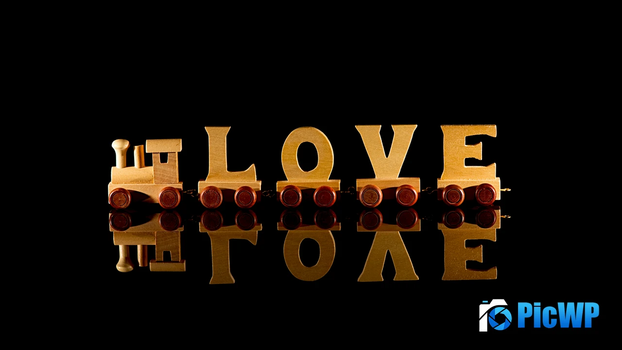 Love text Wooden letters 4K PC Wallpaper