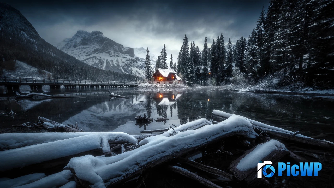 Cozy Winterscape 4K PC Wallpaper