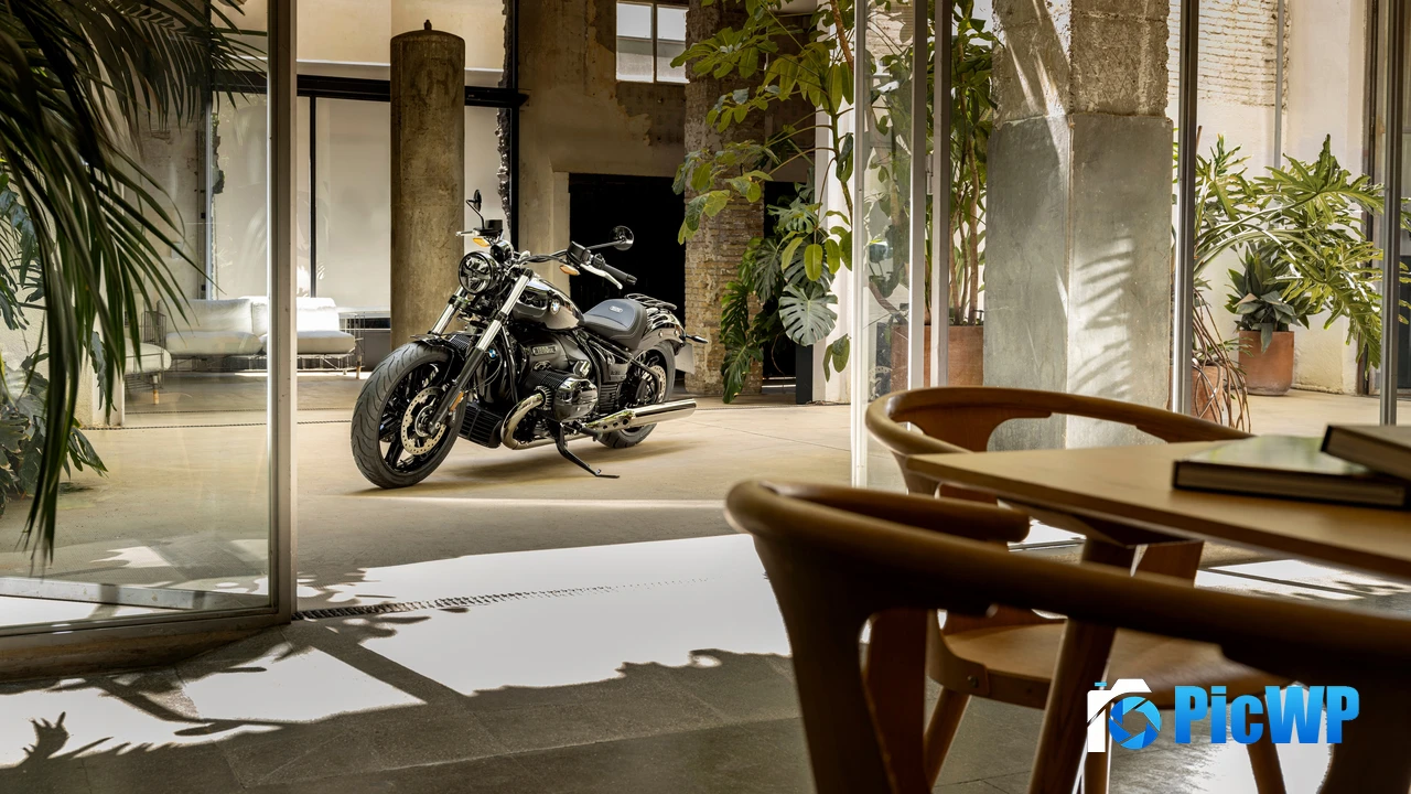 BMW R 18 Modern interior 4K PC Wallpaper