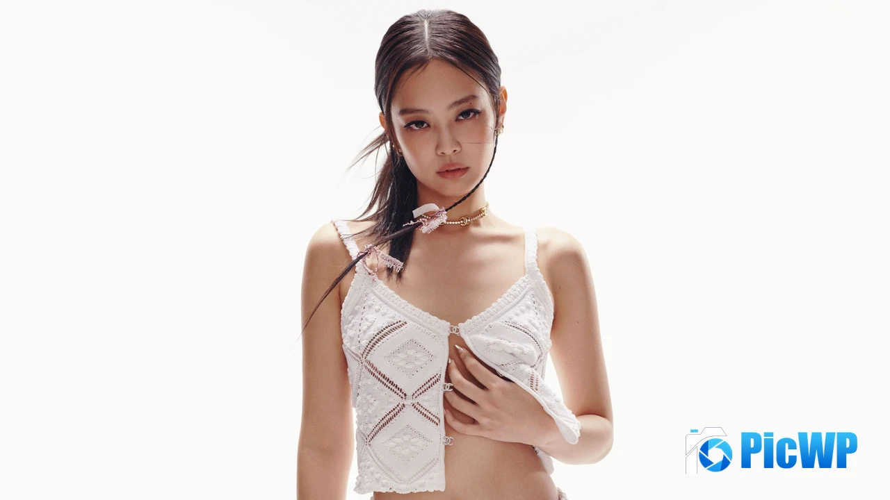 Jennie White aesthetic 4K PC Wallpaper