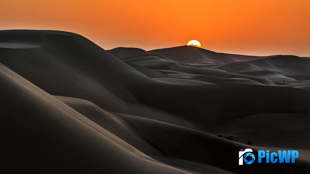 Sunrise Desert 4K PC Wallpaper