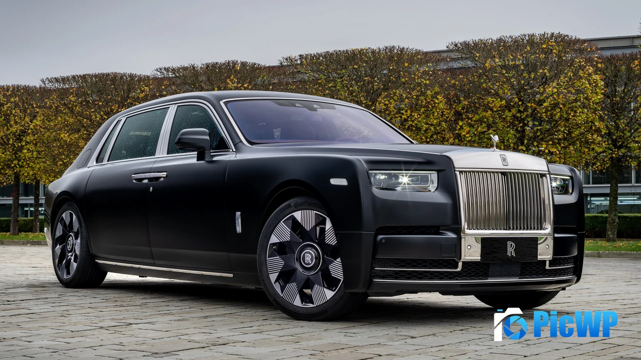 Rolls-Royce Phantom EWB Dragon 2025 4K PC Wallpaper