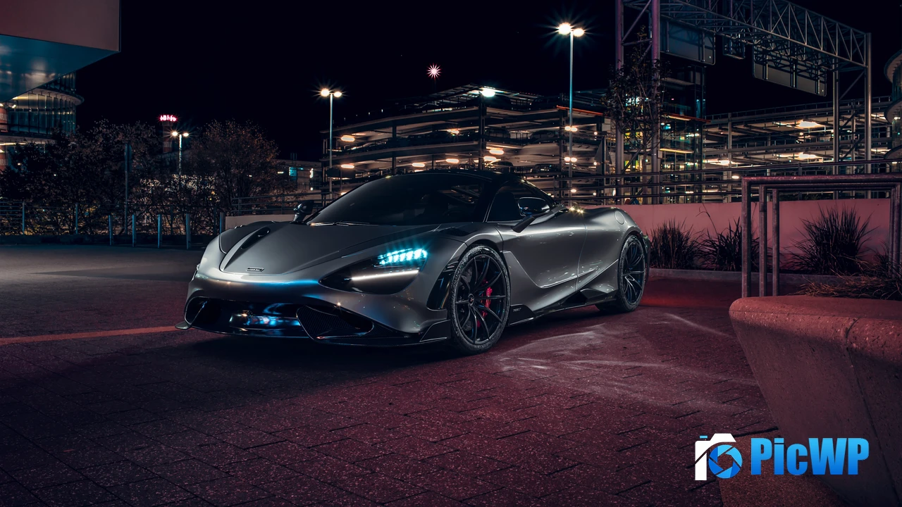 McLaren 765LT Night illumination 4K PC Wallpaper