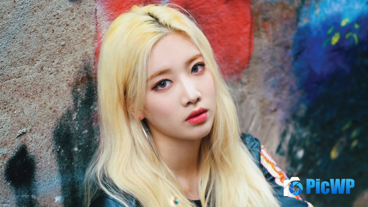 Kim Lip South Korean Singer 4K PC Wallpaper