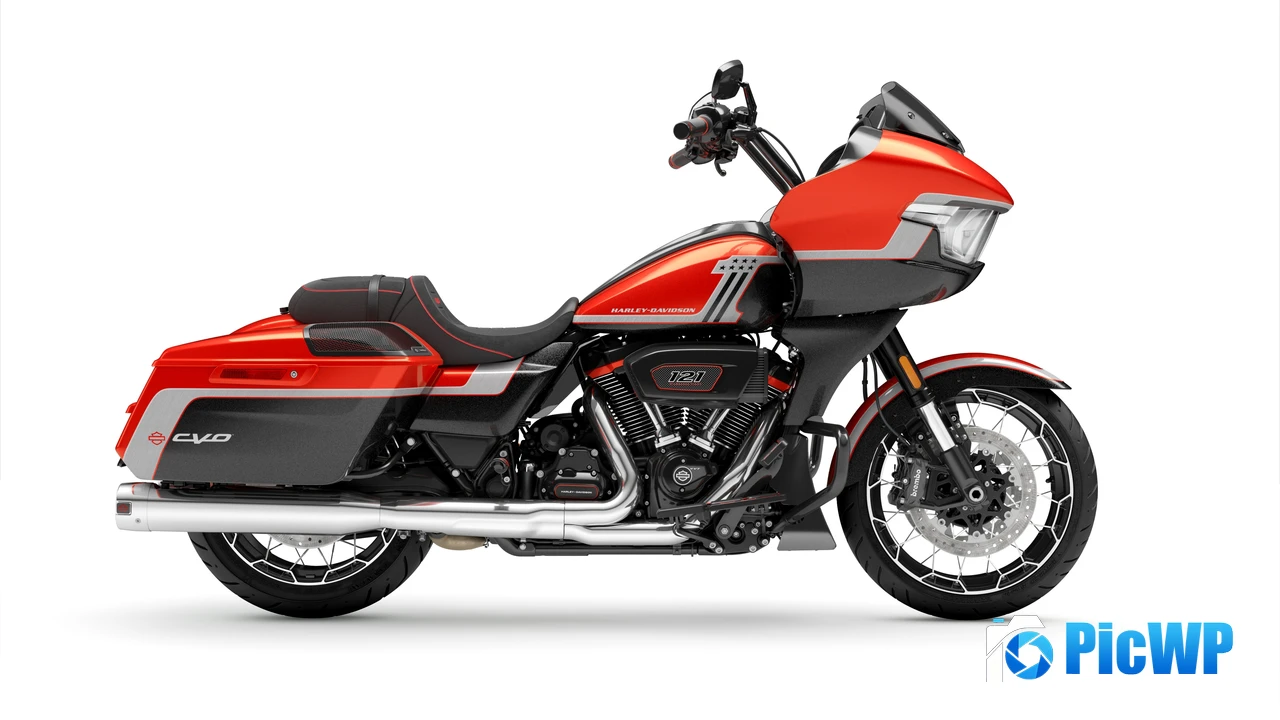 Harley-Davidson CVO Road Glide 4K PC Wallpaper