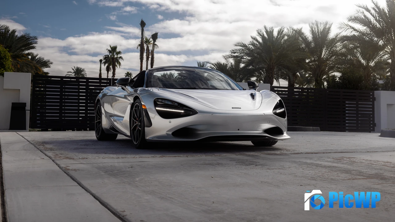 McLaren 750S Spider Supercar 4K PC Wallpaper