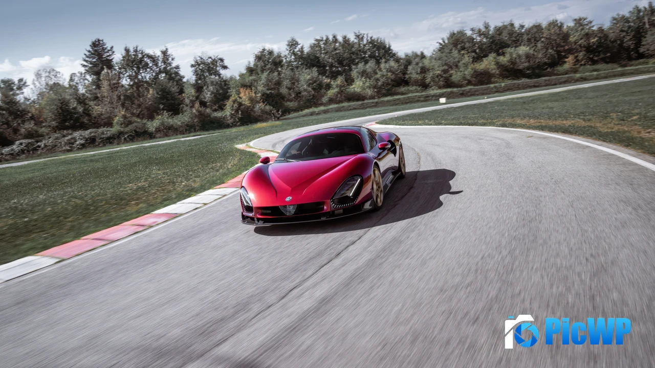 Alfa Romeo 33 Stradale Race track 4K PC Wallpaper