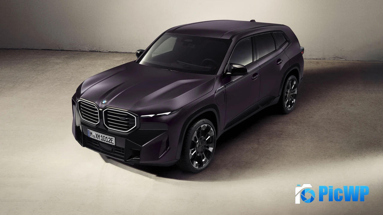BMW XM by Kith Plug-in Hybrid SUV 4K PC Wallpaper