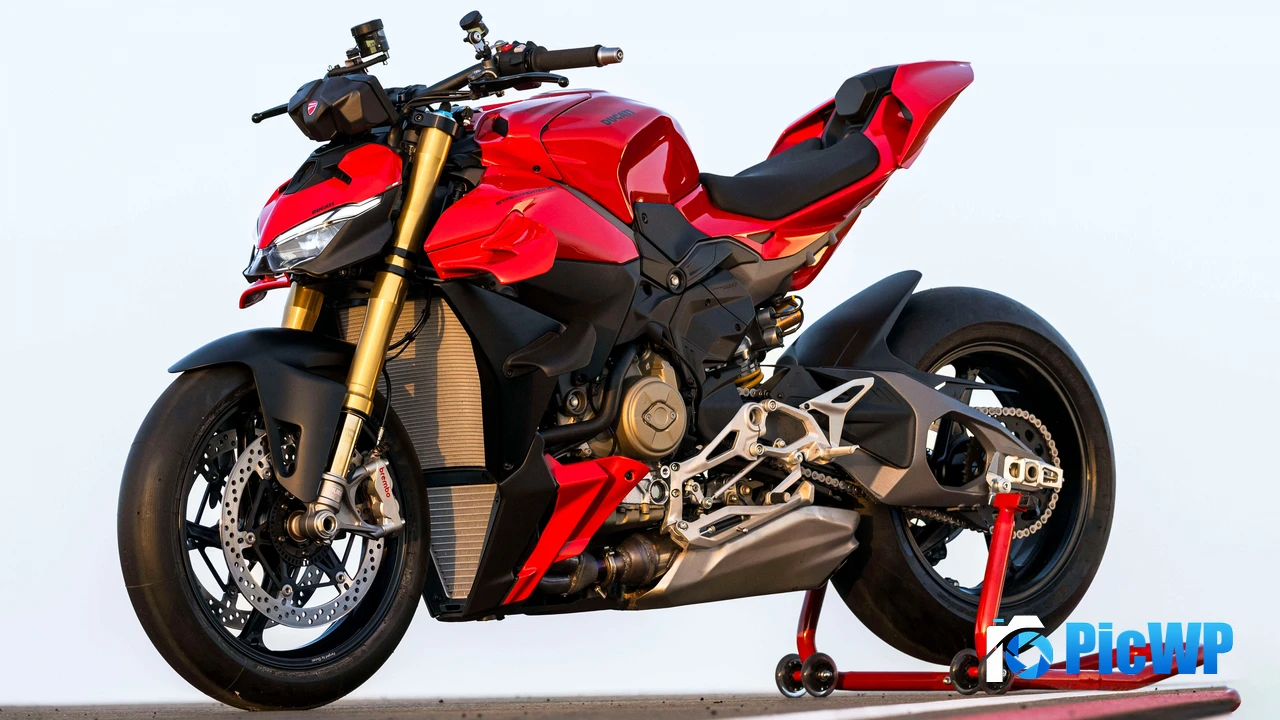 Ducati Streetfighter V4 2025 4K PC Wallpaper