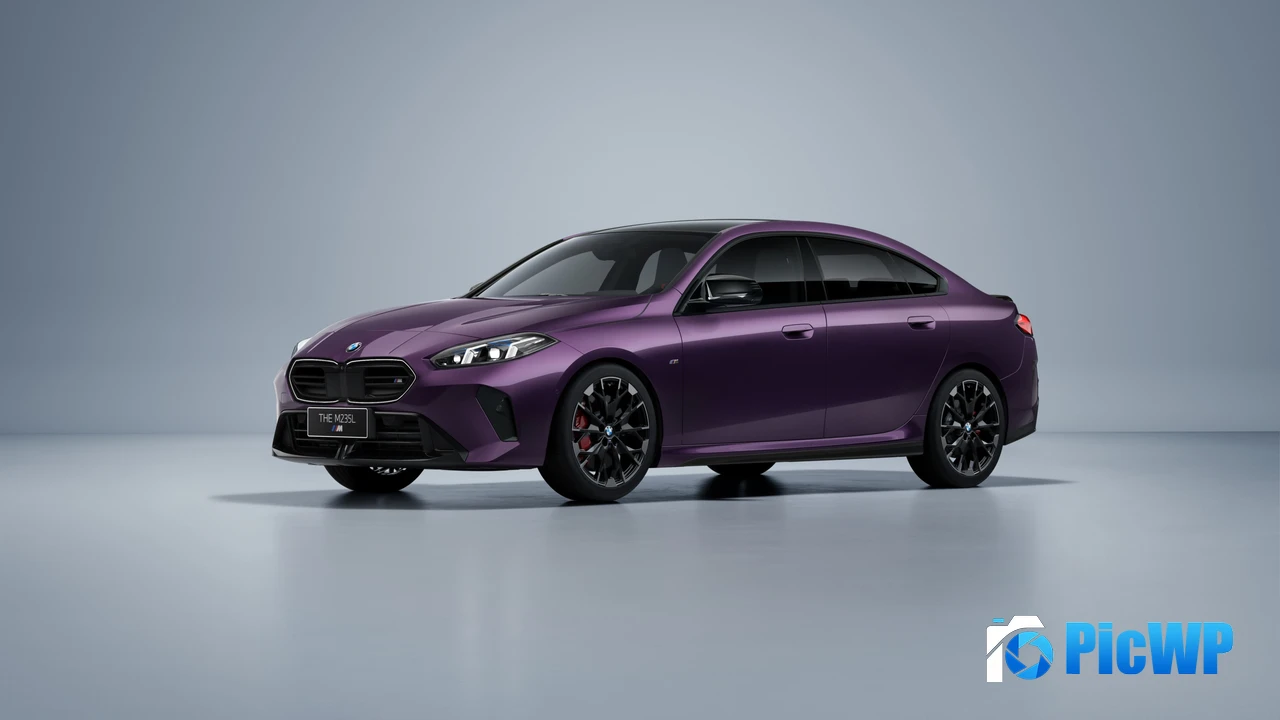 BMW M235L xDrive Gran Coupé 2024 4K PC Wallpaper