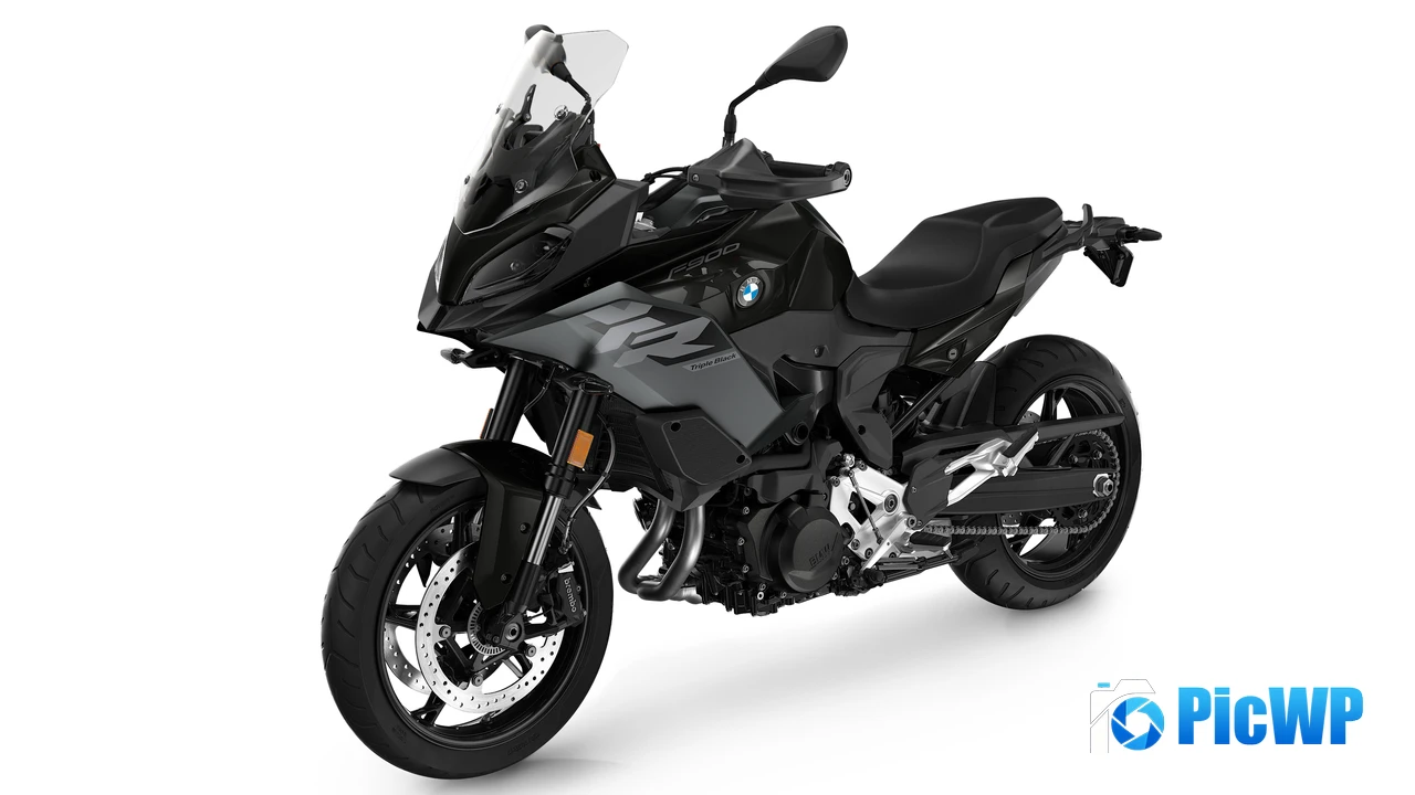 BMW F 900 XR Triple Black 2025 4K PC Wallpaper