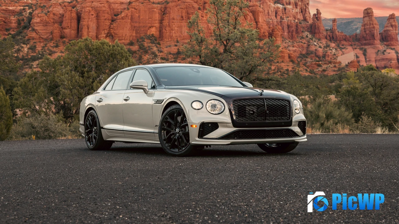 Bentley Flying Spur Speed Luxury Sedan 4K PC Wallpaper