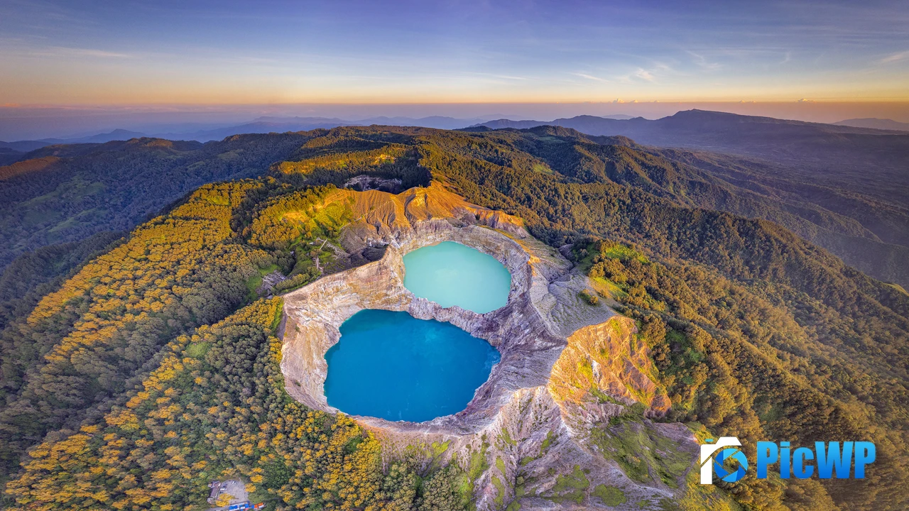 Kelimutu Volcanic crater lake 4K PC Wallpaper