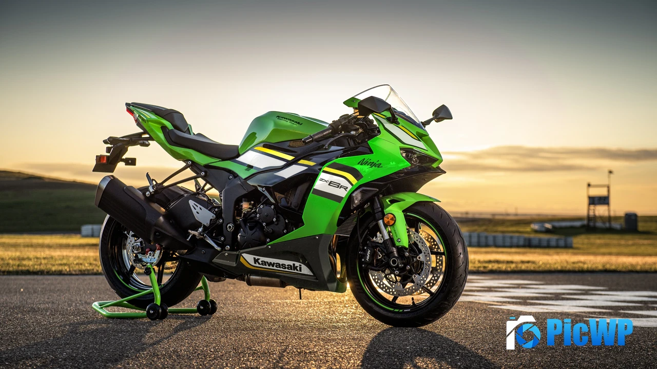 Kawasaki Ninja ZX-6R 2025 4K PC Wallpaper