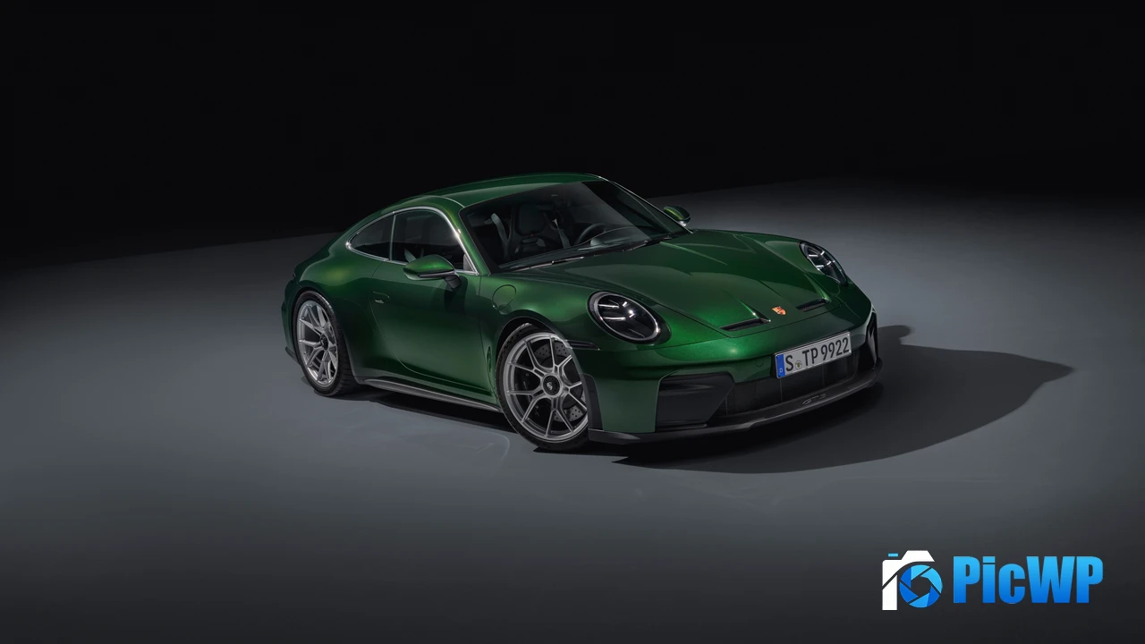 Porsche 911 GT3 Touring Package 2024 4K PC Wallpaper