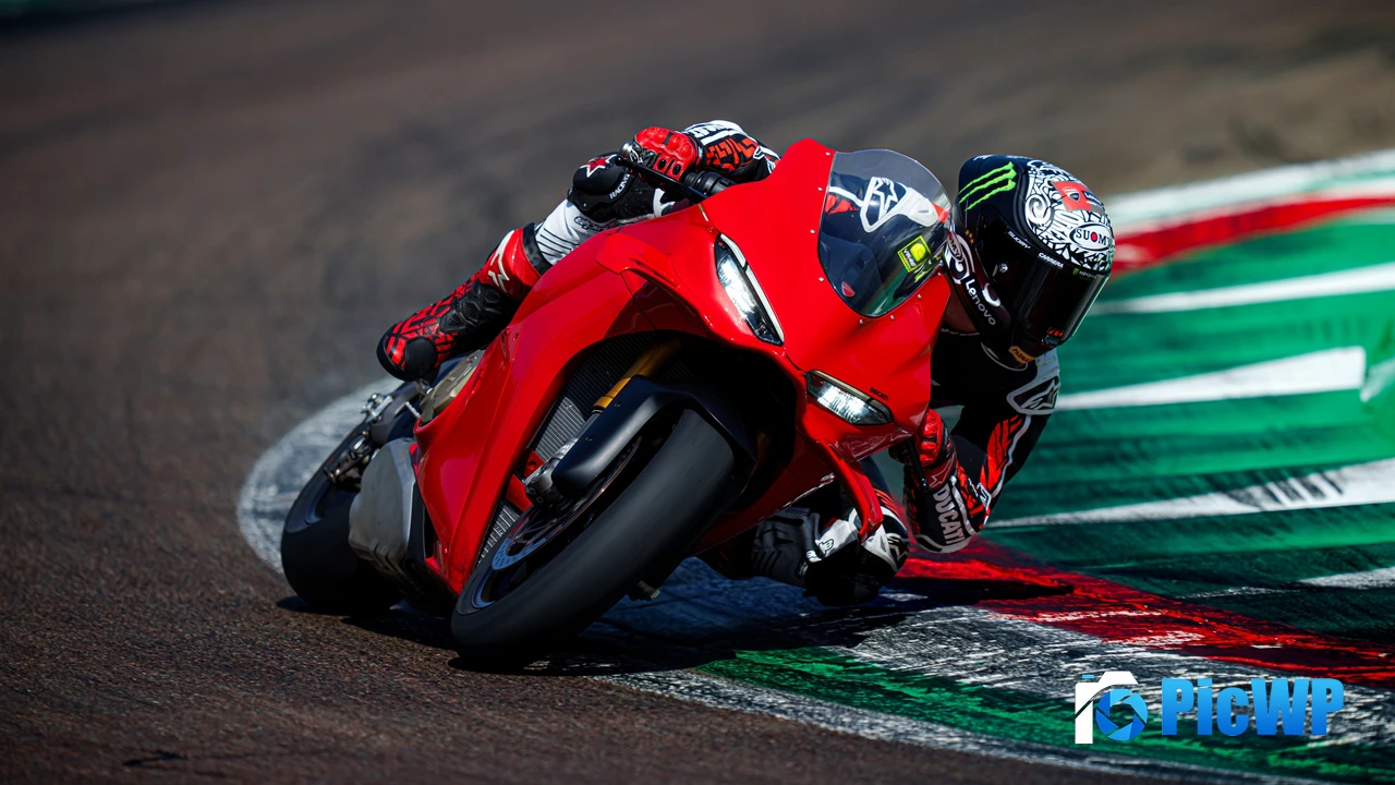 Ducati Panigale V4 S 2024 4K PC Wallpaper