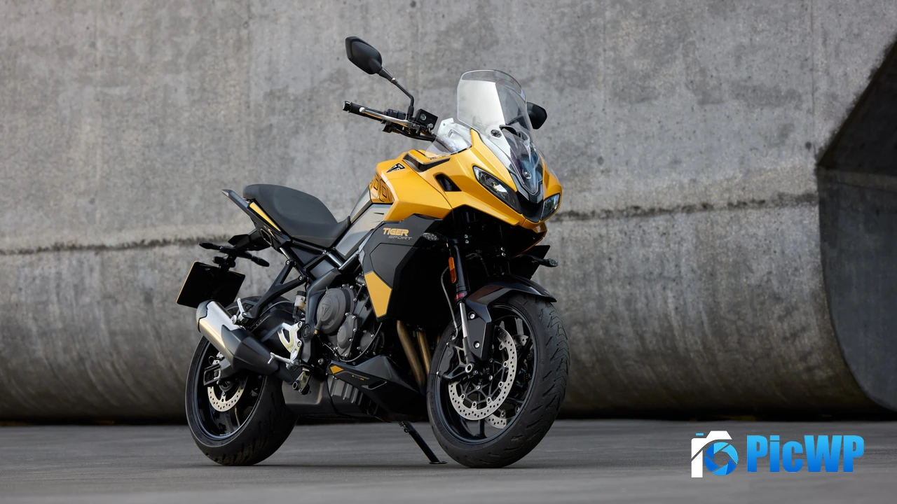 Triumph Tiger Sport 800 2025 4K PC Wallpaper