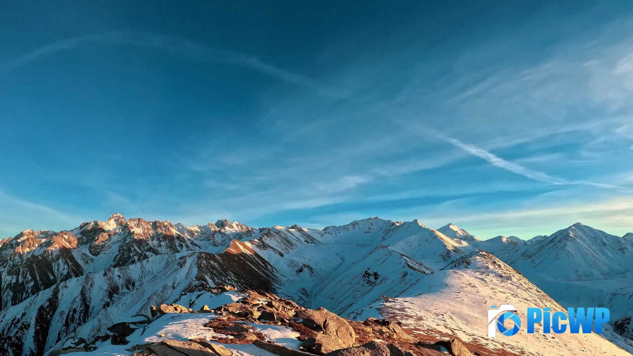 Snowy Mountains Scenic 4K PC Wallpaper