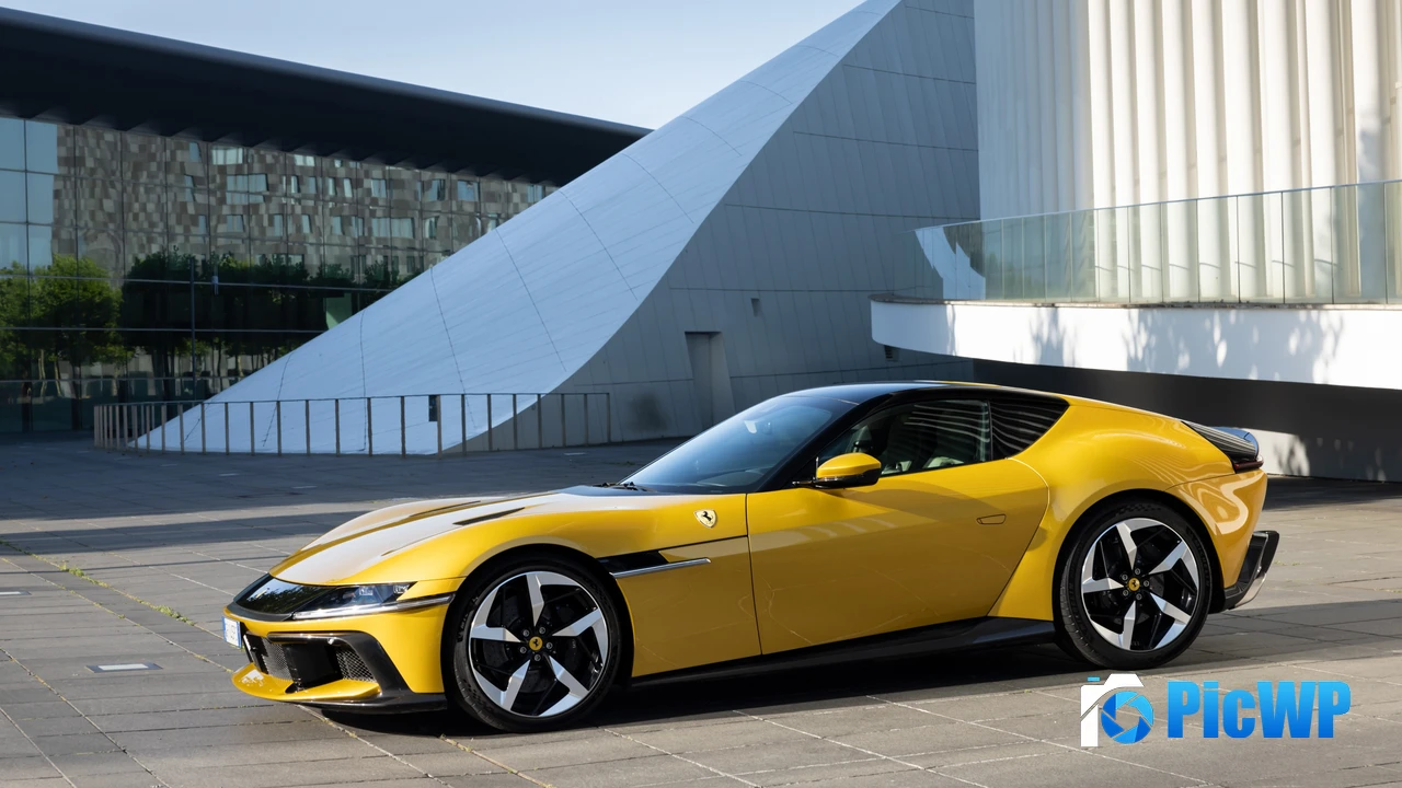 Ferrari 12Cilindri Outdoor 4K PC Wallpaper