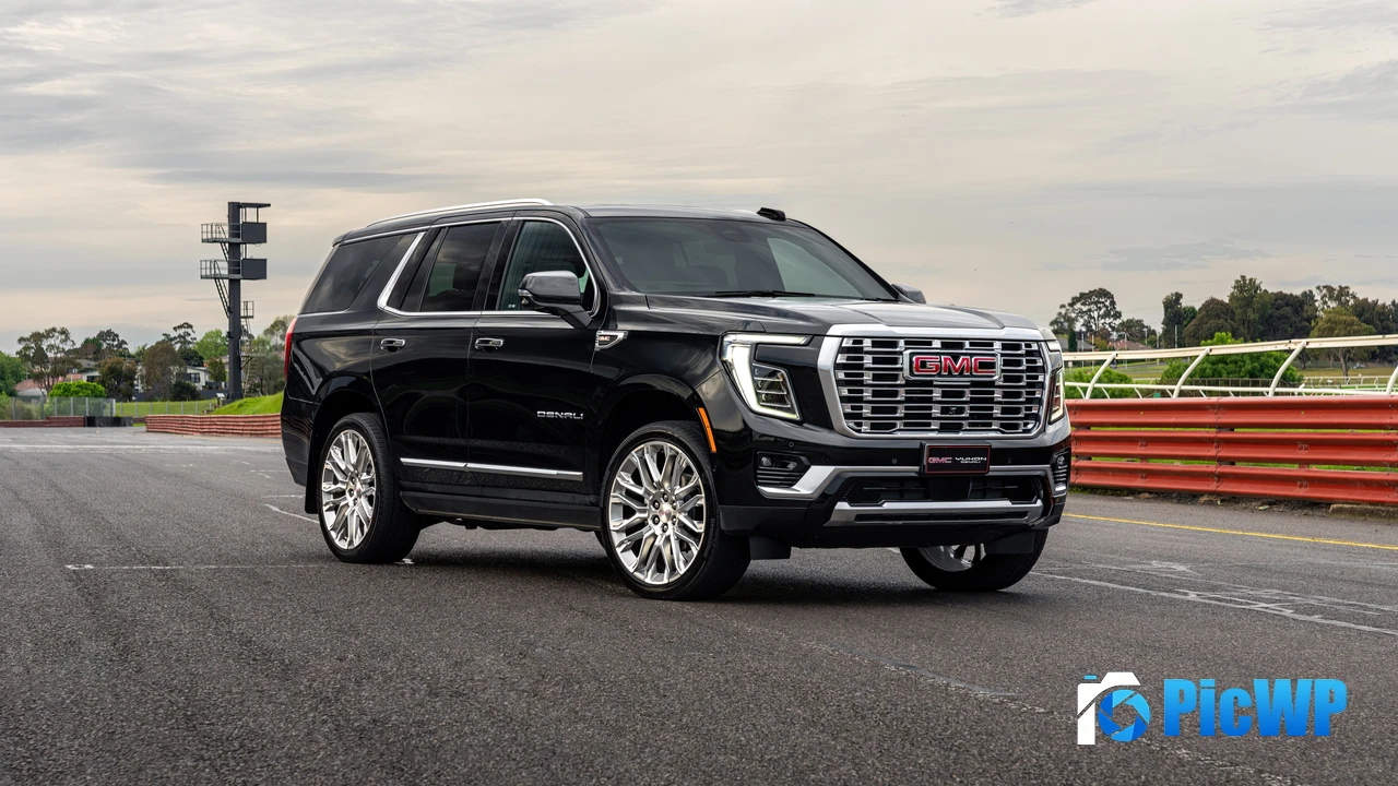 GMC Yukon Denali 2024 4K PC Wallpaper