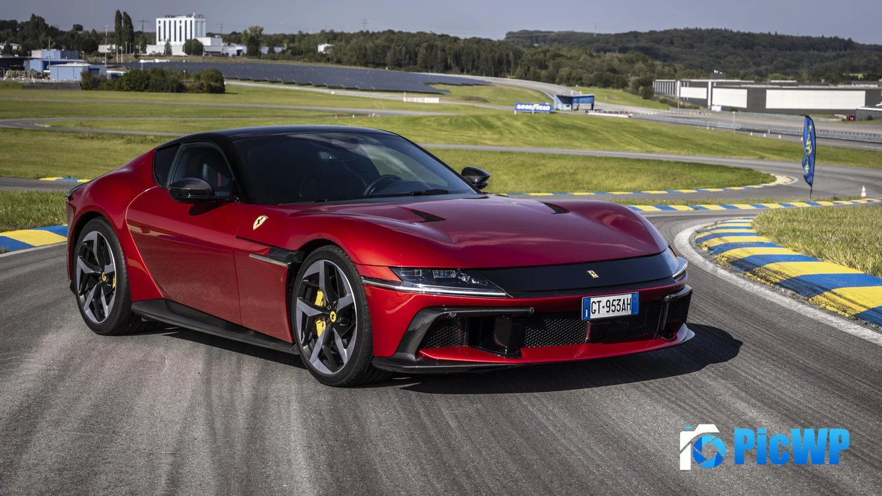 Ferrari 12Cilindri Race track 4K PC Wallpaper