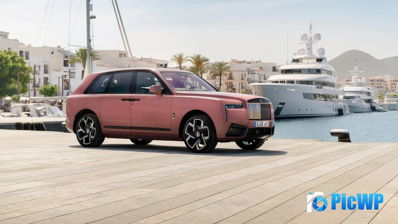 Rolls-Royce Cullinan Black Badge 2024 4K PC Wallpaper