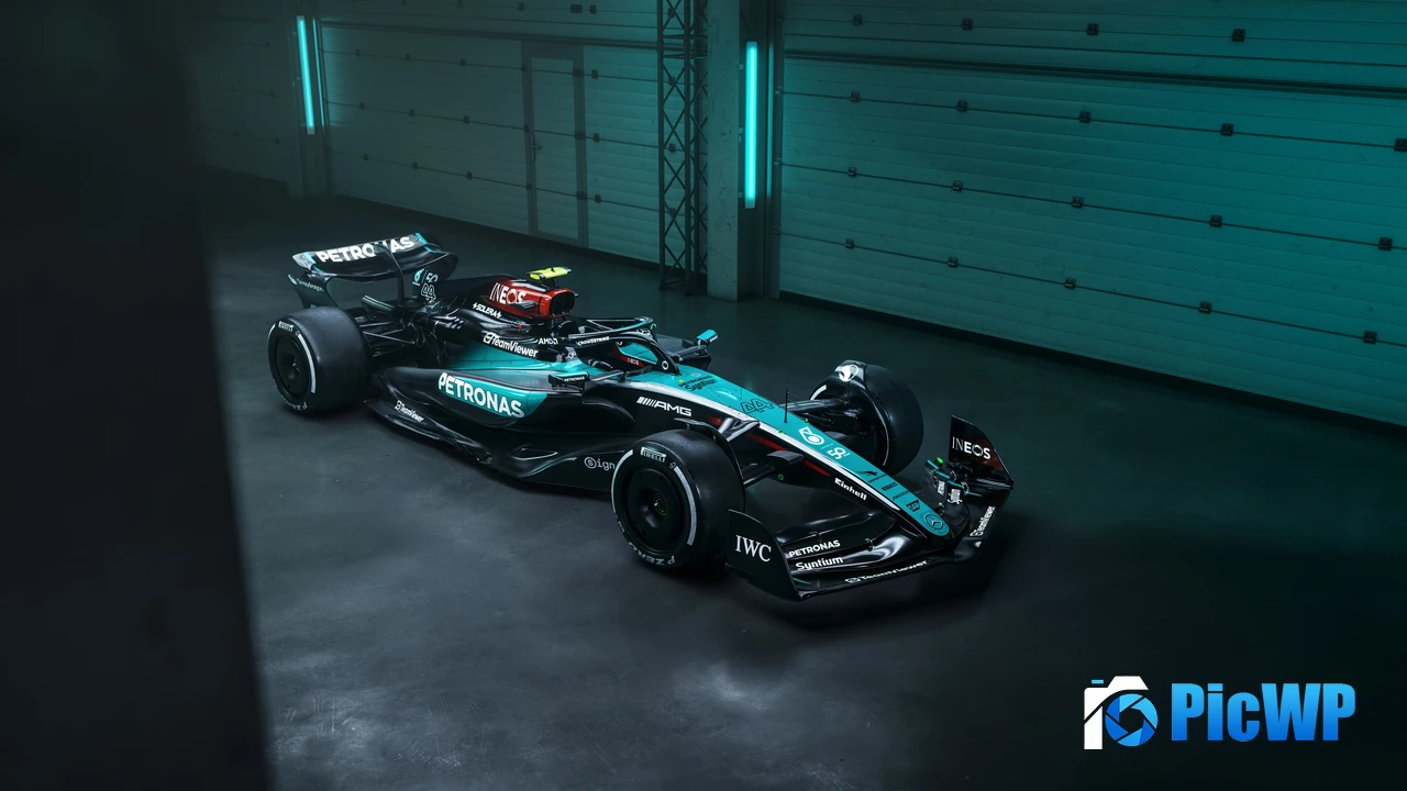 Mercedes-AMG F1 W15 E Performance 4K PC Wallpaper