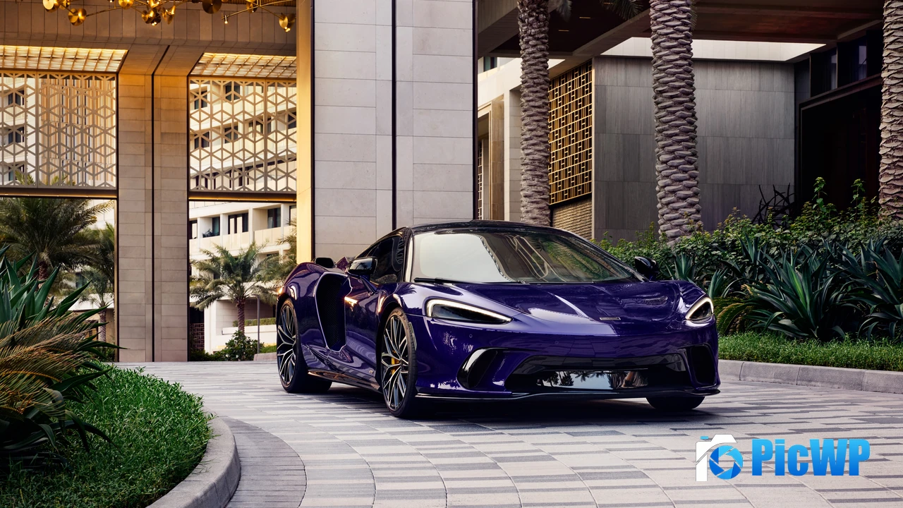McLaren GTS Outdoor 4K PC Wallpaper
