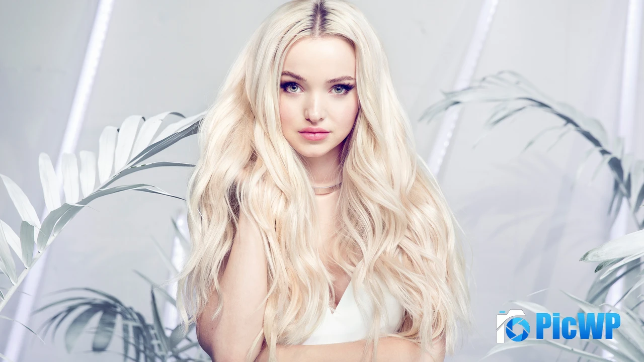 Dove Cameron 4K PC Wallpaper
