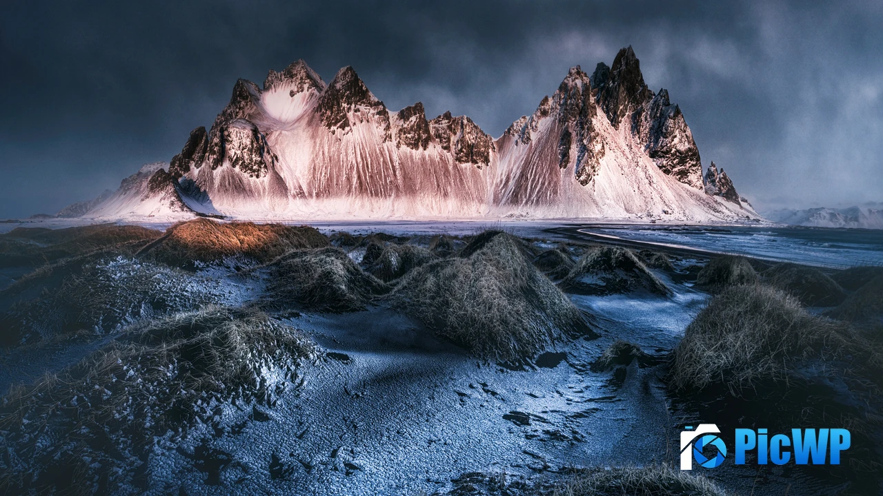 Volcanic Vestrahorn mountain 4K PC Wallpaper