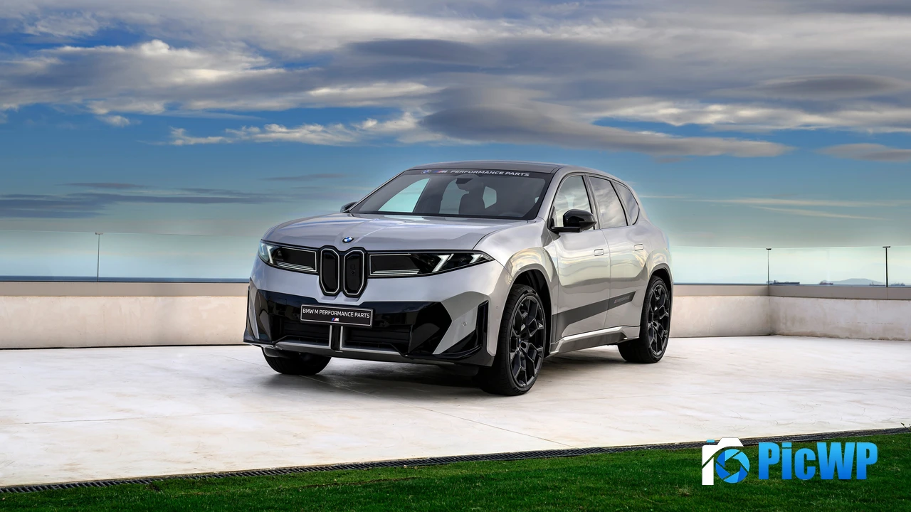 BMW iX3 50 xDrive M Performance Parts 2025 4K PC Wallpaper