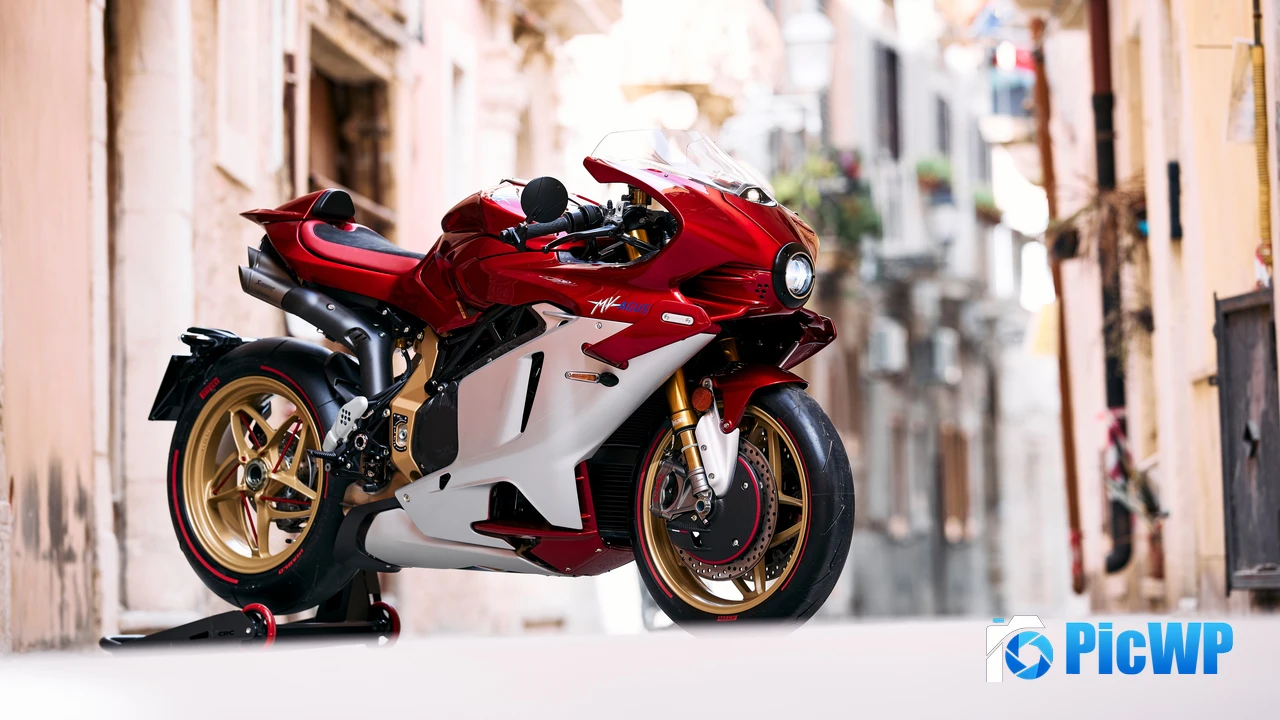MV Agusta Superveloce 1000 Serie Oro 2024 4K PC Wallpaper