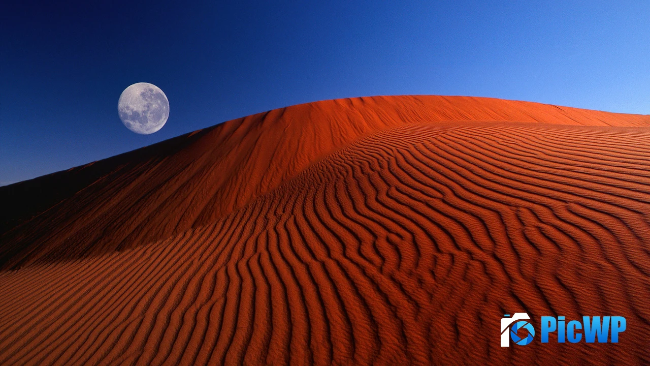 Full moon Dunes 4K PC Wallpaper