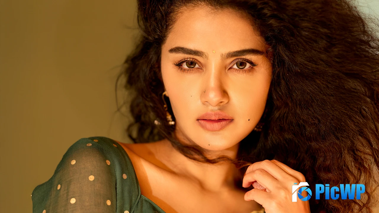 Anupama Parameswaran Vertical 3K Mobile Wallpaper