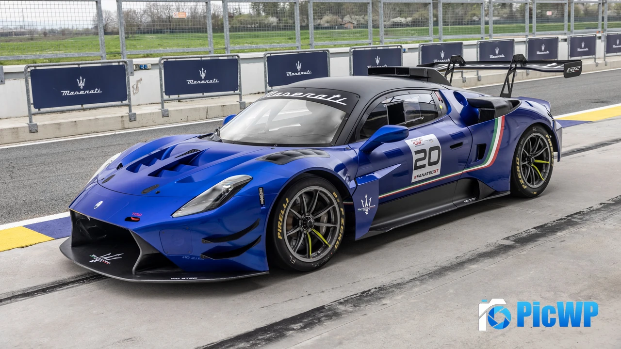 Maserati GT2 Race track 4K PC Wallpaper