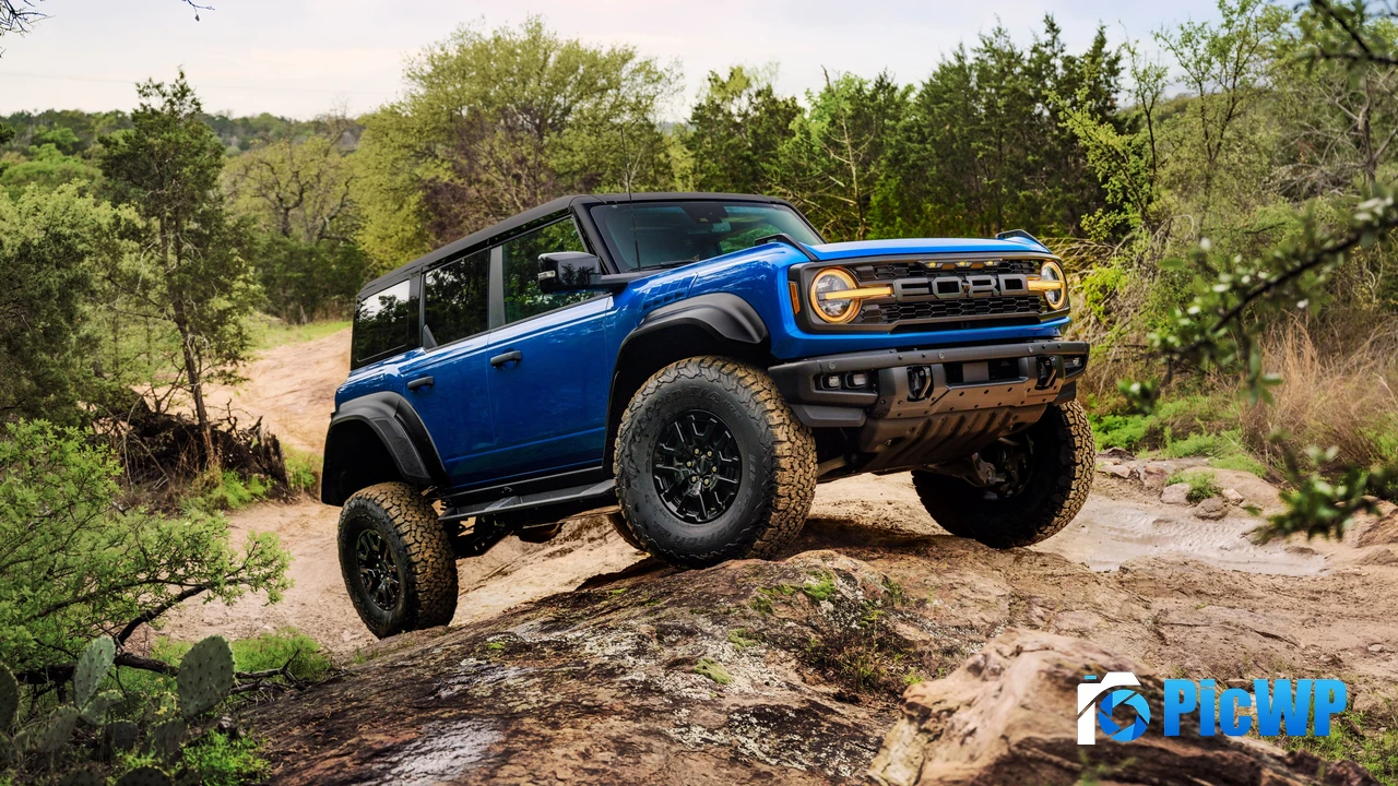 Ford Bronco Raptor 4K PC Wallpaper