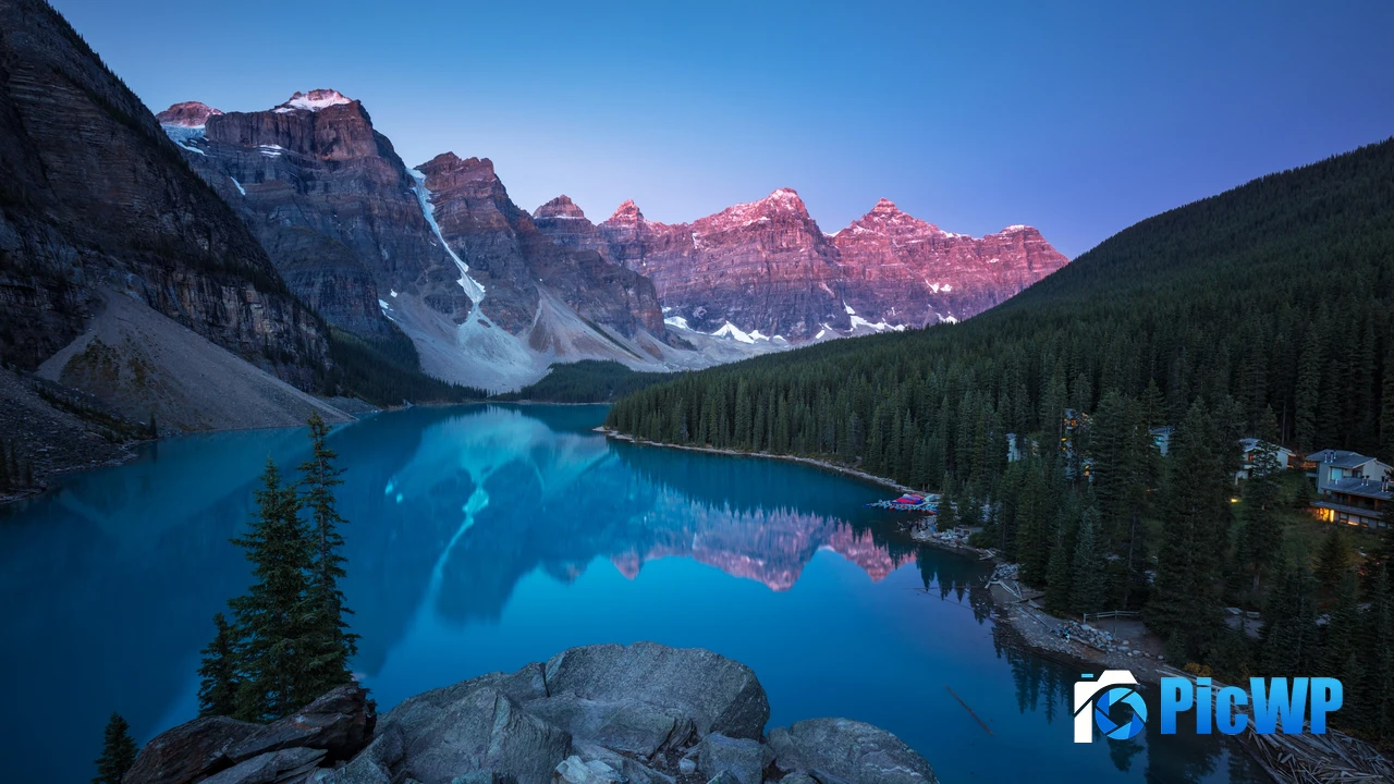Canadian Rockies Moraine Lake 4K PC Wallpaper