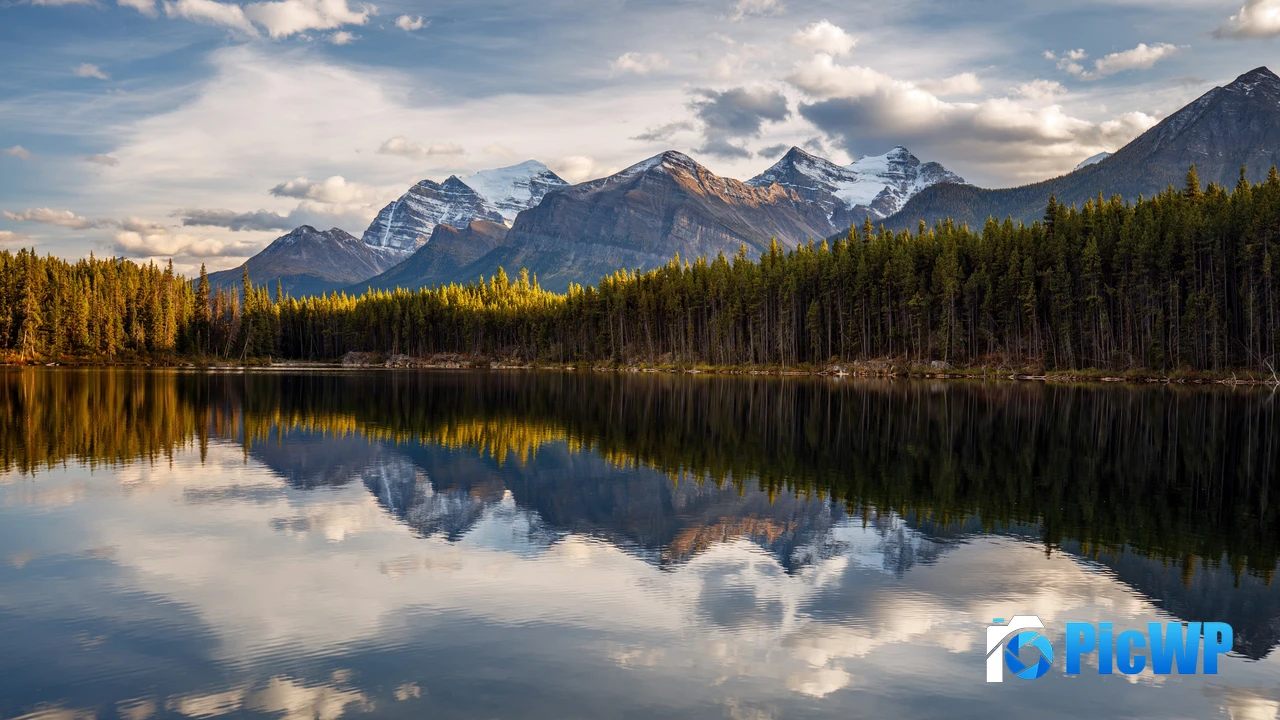Lake Louise Banff National Park 4K PC Wallpaper