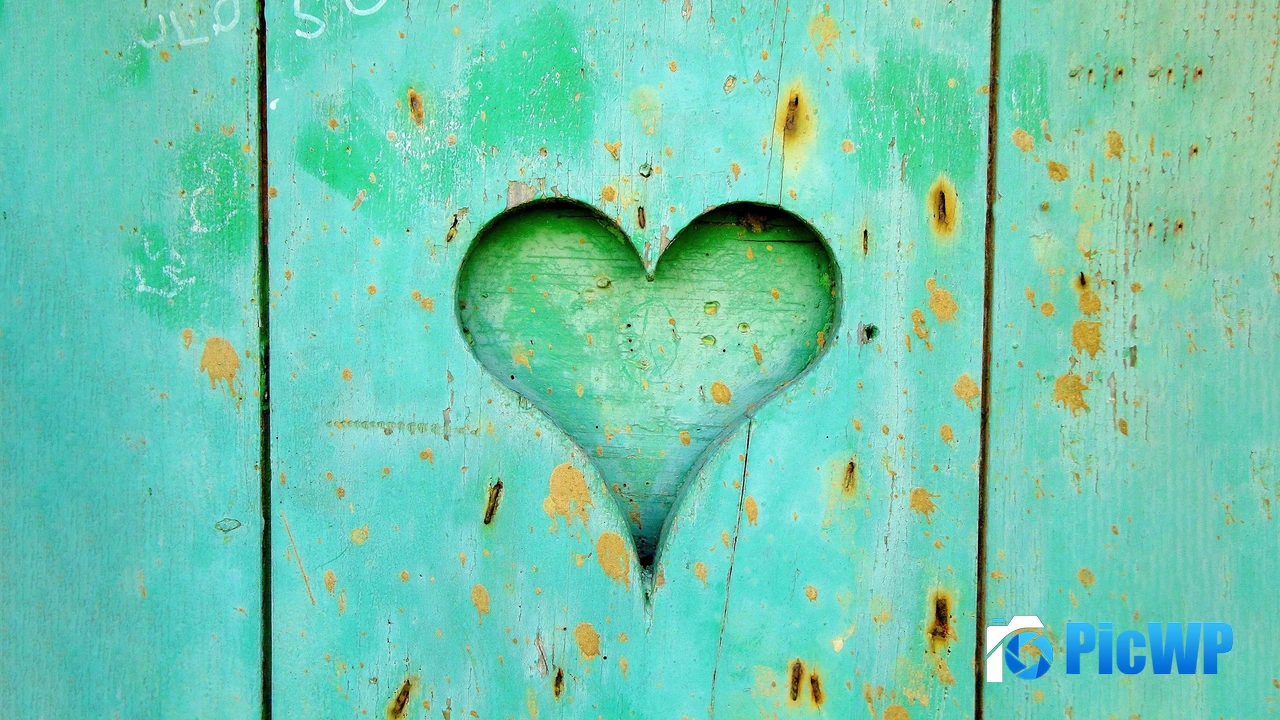 Love heart Wooden background 4K PC Wallpaper