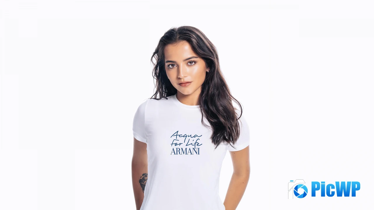 Isabela Merced White background 4K PC Wallpaper