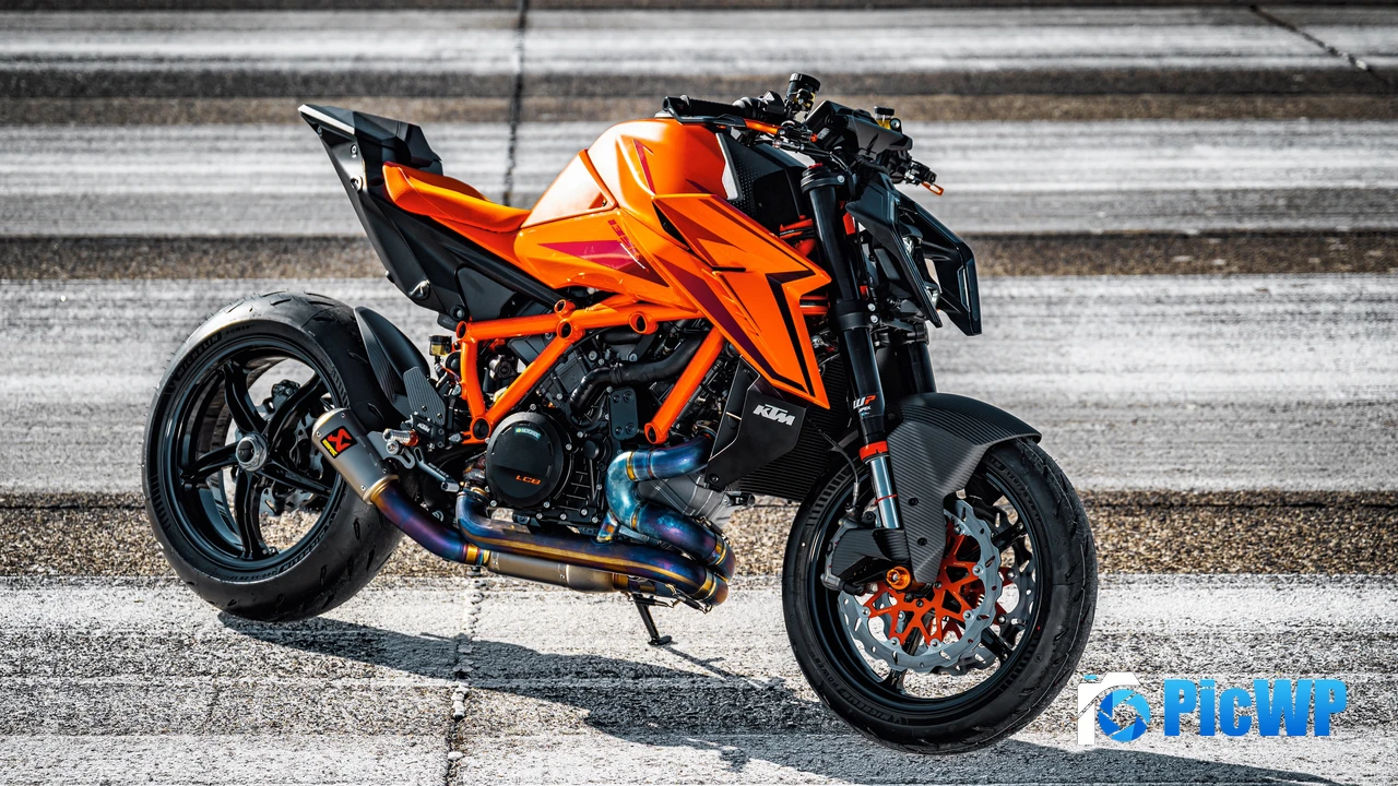 KTM 1390 Super Duke R 2024 4K PC Wallpaper