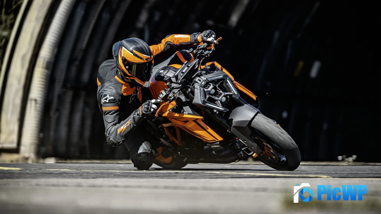KTM 1390 Super Duke R Racing bikes 4K PC Wallpaper