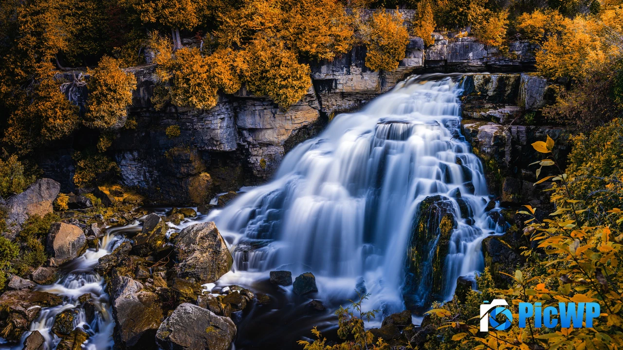 Inglis Falls Waterfall 4K PC Wallpaper