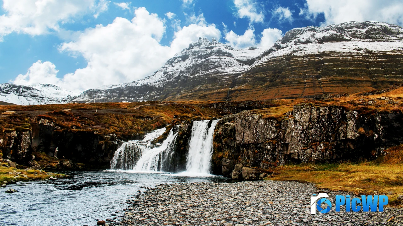 Waterfall Mountain 4K PC Wallpaper